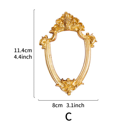 #6.4 - Vintage Golden Frame