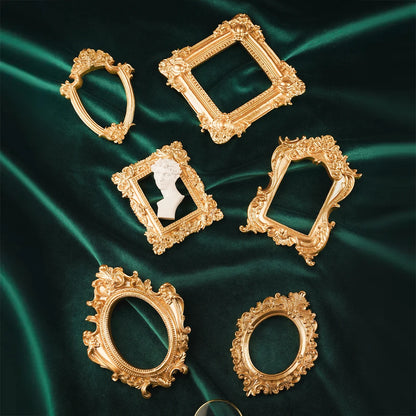 #6.4 - Vintage Golden Frame